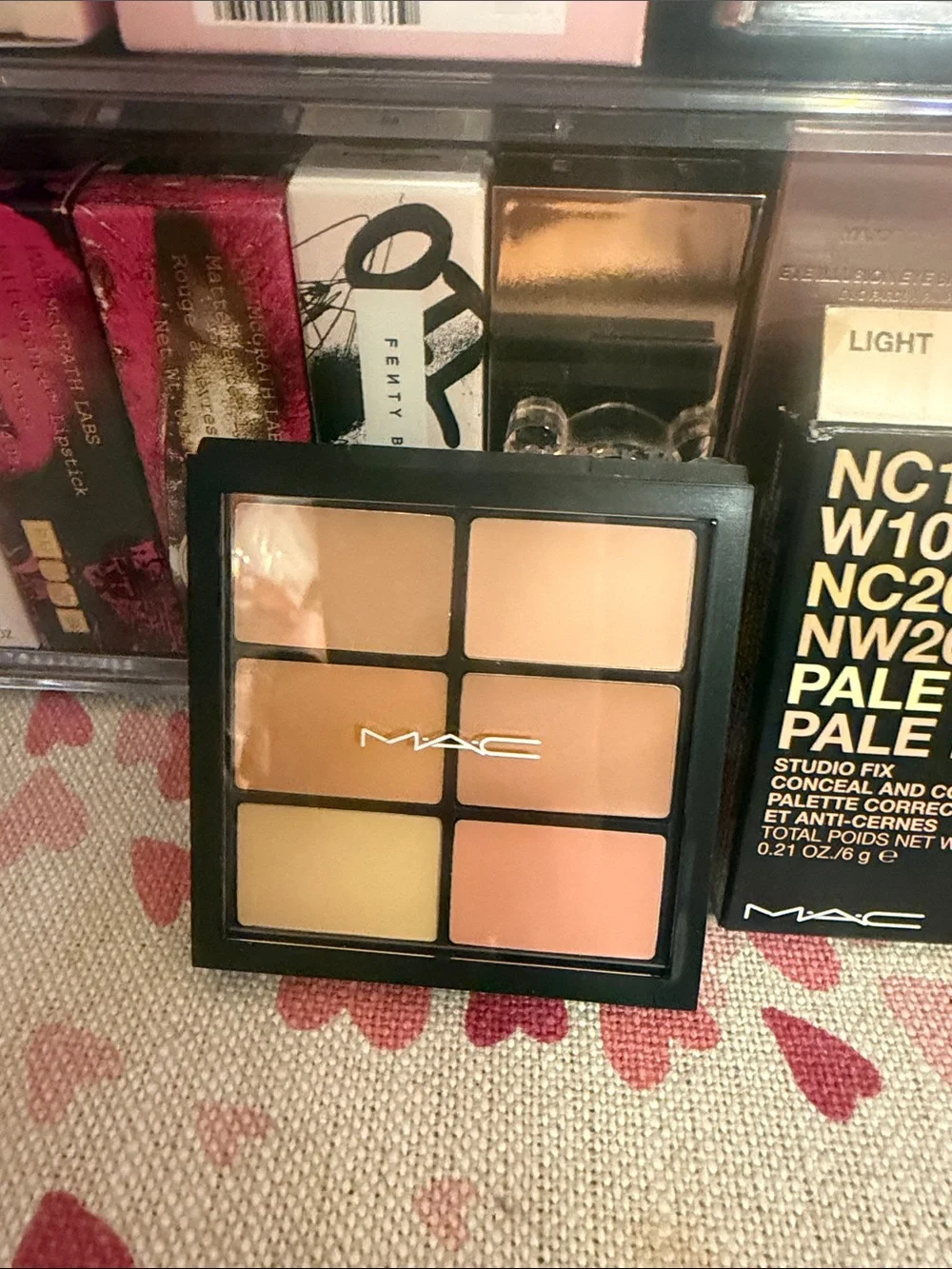 MAC Cosmetics Conceal & Correct Palette — Pale Yellow & Pale Pink